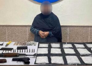 «الداخلية»: مصرع عنصر شديد الخطورة في تبادل إطلاق النيران مع الشرطة وضبط والدته بقنا 