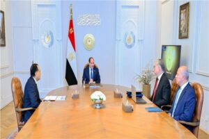 الرئيس السيسي يتابع مع وزير البترول مستجدات قطاع التعدين والثروة المعدنية
