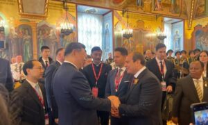الرئيس السيسي يتبادل احاديث وديه مع قادة الدول المشاركة باحتفالات عيد النصر 