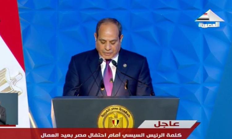 الرئيس السيسي يعلن التوقيع على إصدار قانون العمل الجديد 