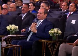 الرئيس السيسي: الدولة تسعى إلى زيادة الإنتاج وتحسين جودة حياة المواطنين 
