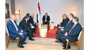 الرئيس السيسي يستقبل رئيس مجموعة "كوبولوزيس" اليونانية للكهرباء 