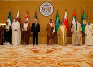 انطلاق أعمال القمة الخليجية الأمريكية الخامسة بمشاركة ترامب وقادة دول الخليج  