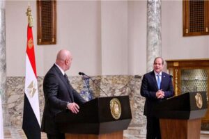 الرئيس السيسي يدعو المجتمع الدولي بالعمل على توسيع الاعتراف بالدولة الفلسطينية ويؤكد على ضرورة انسحاب إسرائيل من الأراضي السورية