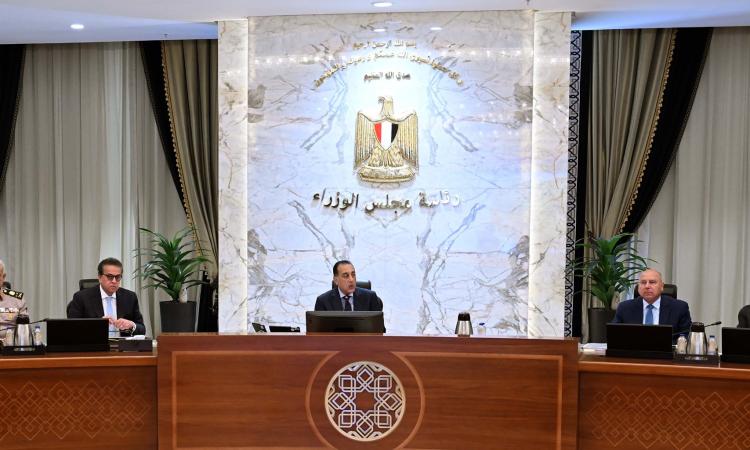 رئيس الوزراء يتابع خطوات تيسير إجراءات إصدار التراخيص للأنشطة المختلفة