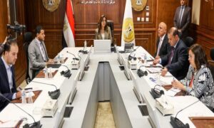 وزيرة التنمية المحلية تتابع مشروعات الخطة الاستثمارية ومنظومة التصالح 