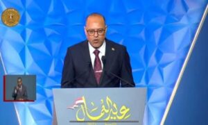 وزير العمل: عمال مصر يقفون صفا واحدا خلف قيادة الرئيس السيسي الحكيمة