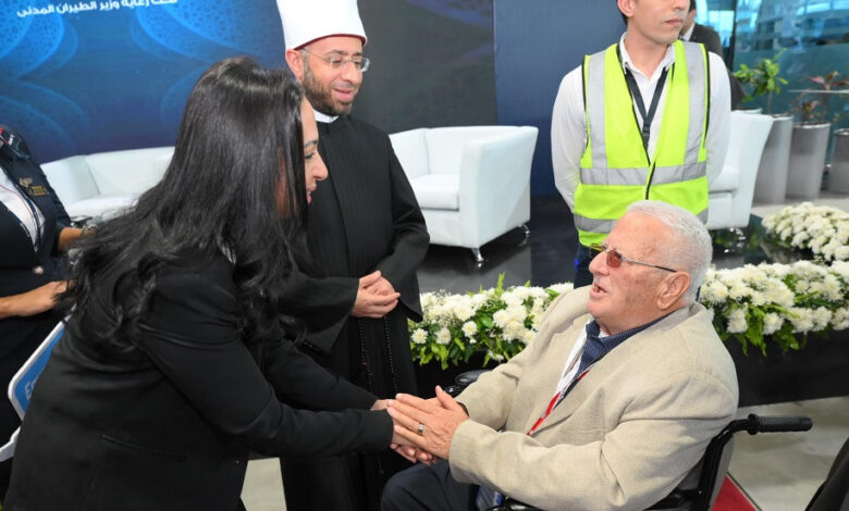  بحضور وزراء الطيران والأوقاف والتضامن وداع رسمي لحجاج بيت الله 