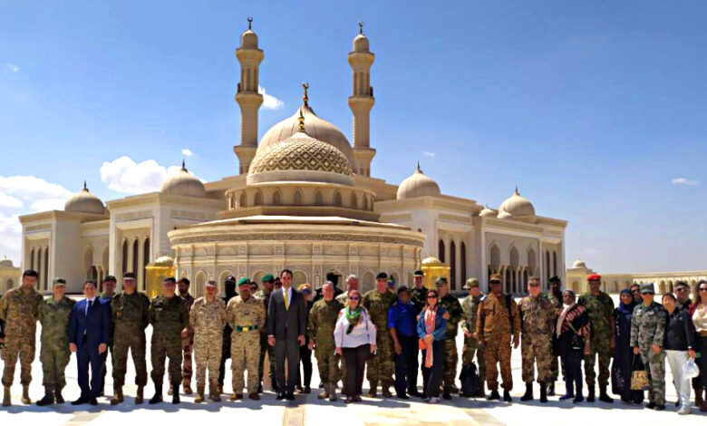 القوات المسلحة تنظم زيارة "للملحقين العسكريين" لعدد من المشروعات القومية 