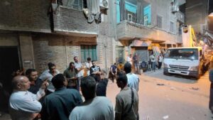 إخلاء عقارين في حلوان بعد تعرضهما لهبوط أرضي تسبّب في شروخ بالمبنى 