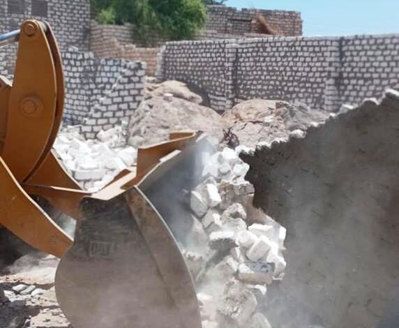 إزالة 10 حالات تعد على مساحة 2870 م2 بأسوان