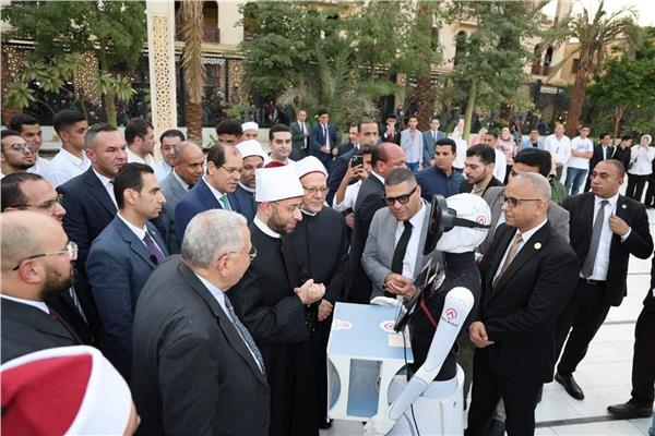 السفيرالمغربي يُشارك المصريين احتفالهم برأس السنة الهجرية في مسجد الإمام الحسين 