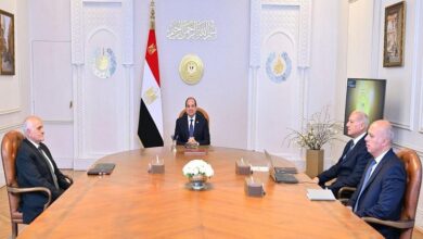 الرئيس السيسي يصدق على إطلاق مبادرة "مصر معاكم" للأبناء القصر للشهداء