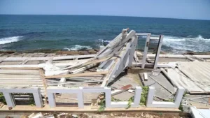 10 انهيارات جزئية و15 سقوطًا.. الحصيلة الأولية لخسائر عاصفة الإسكندرية 