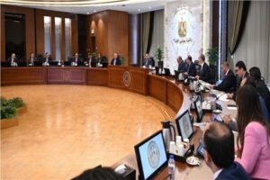 رئيس الوزراء يطالب بوضع مُحفزات لتشجيع المواطنين على ترشيد الاستهلاك في الطاقة 