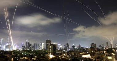 مصادر: إسرائيل تقبل إنهاء الحرب إذا أوقف خامنئي إطلاق النار 