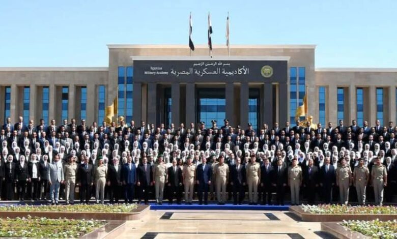الأكاديمية العسكرية المصرية تنظم مراسم الإحتفال بتخرج دورات تدريبية جديدة من العاملين بوزارتى النقل والمالية بعد إنتهاء فترة تأهيلهم 