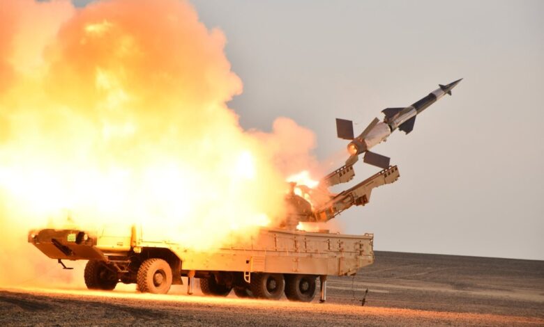 قائد الدفاع الجوي بشأن التهديدات مقاتلى قوات الدفاع الجوى يعملون على مدار الساعة لحماية المجال الجوى المصرى .. "سماء مصر درع لا يخترق"