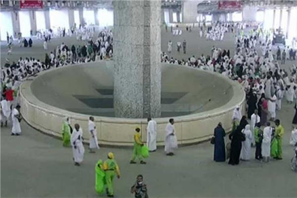 حجاج بعثة القرعة يواصلون رمي الجمرات في ثاني أيام التشريق 
