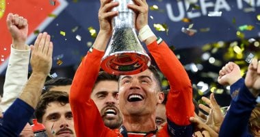 رونالدو يقود البرتغال للقب دورى الأمم الأوروبية على حساب إسبانيا.. الأسطورة يتوج باللقب الثالث مع منتخب بلاده.. وينهمر بالبكاء بعد حسم اللقب بركلات الترجيح وتسجيل هدف قبل استبداله.. فيديو وصور 