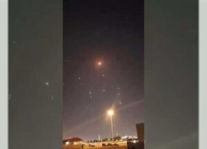 إيران تقصف قاعدة العديد الأميركية في قطر