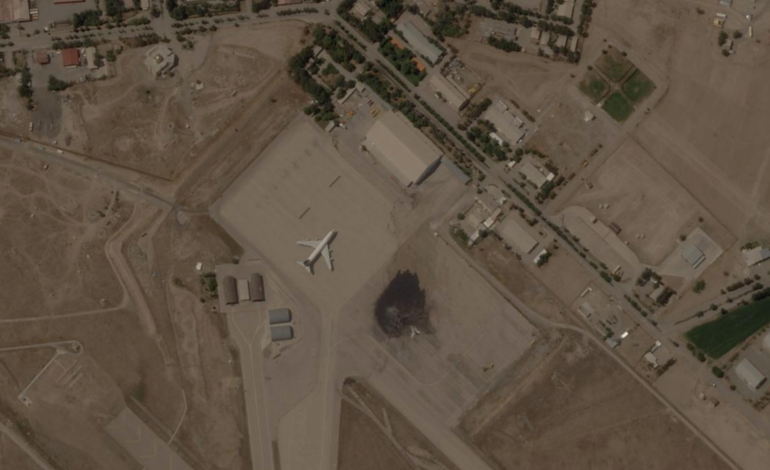 إسرائيل تقصف مطارات إيرانية وهجمة صاروخية على تل أبيب 