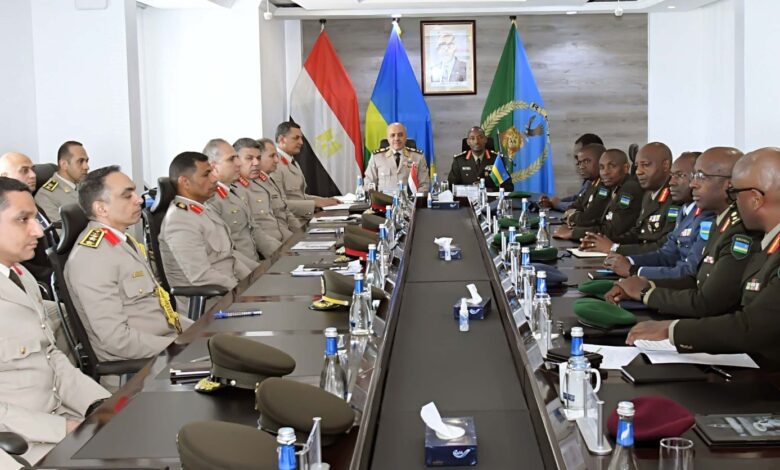 المتحدث العسكرى : رئيس أركان حرب القوات المسلحة يعود إلى أرض الوطن عقب إنتهاء زيارته الرسمية إلى دولة رواندا‎ 