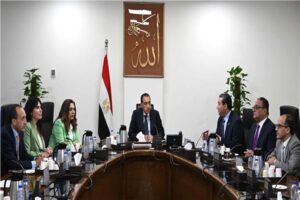 رئيس الوزراء يتابع موقف تنفيذ المشروعات والفرص الاستثمارية بمحافظة دمياط 