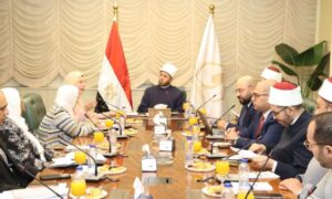 وزير الأوقاف يبحث تفعيل التعاون مع مديرة مركز البحوث الاجتماعية والجنائية