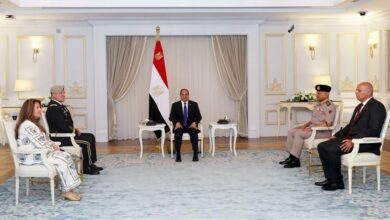 الرئيس عبد الفتاح السيسي يستقبل قائد القيادة المركزية الأمريكية