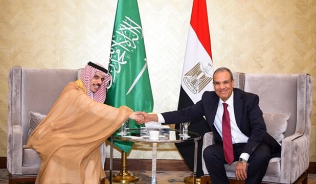 وزير الخارجية والهجرة يستقبل نظيره السعودي بمدينة العلمين 