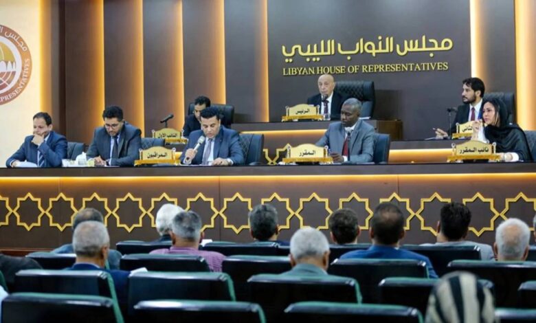 لجنة برلمانية دعت إلى الالتفاف حول «الجيش الوطني» لحل الأزمة السياسية الليبية 