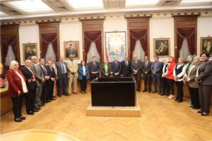 محافظ القاهرة يكرّم ٣٠ طالبا وطالبة من أوائل الثانوية العامة