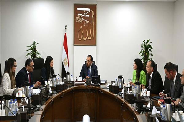 مدبولي يتابع مع وزيرة التخطيط استعدادات إطلاق «السردية الوطنية» 