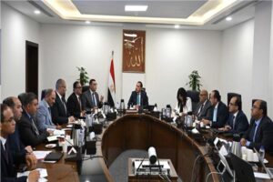 مدبولى يتابع تسليم الوحدات السكنية للموظفين المنتقلين للعمل بالعاصمة الإدارية الجديدة