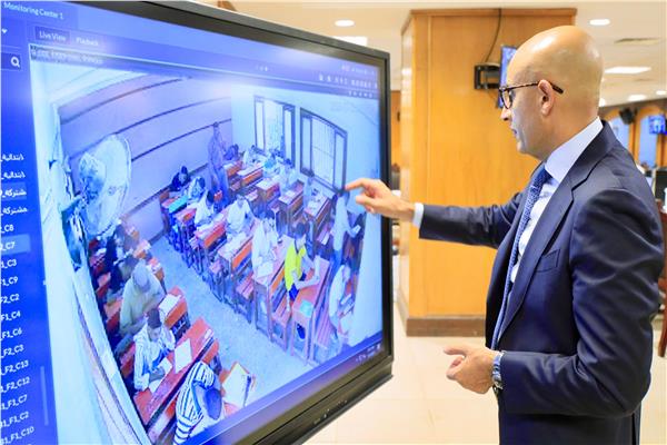 التعليم: هدوء وانضباط في لجان الكيمياء والجغرافيا بامتحانات الثانوية العامة 