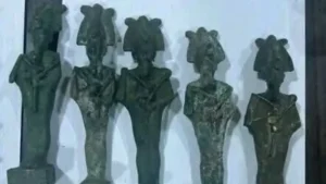 آلاف القطع الأثرية.. إحباط عملية تهريب ضخمة في مصر بقيمة 3.578 مليار جنيه 