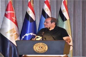 من الاكاديمية العسكرية الرئيس السيسي يحذر من محاولات بث الفُرقة بين الشعوب العربية 