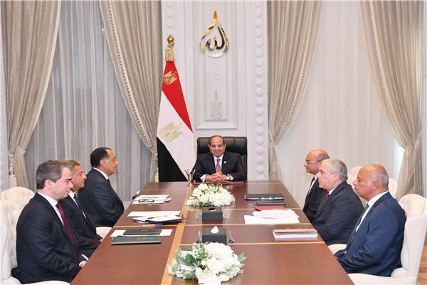 الرئيس السيسي يوجه بوضع خارطة طريق شاملة لتطوير الإعلام المصري ويؤكدالدولة ملتزمة بإعلاء حرية التعبير واحتضان كافة الآراء الوطنية