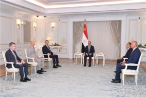 الرئيس السيسي يستقبل وزير خارجية تركيا 