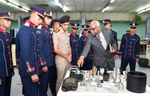 القوات المسلحة تنظم زيارة لوفد من الإعلاميين وطلبة الأكاديمية العسكرية وطلبة الجامعات للشركة العربية العالمية للبصريات 