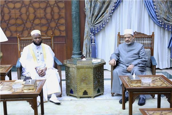 شيخ الأزهر يستقبل مفتي بوروندي لبحث سبل تعزيز الدعم العلمي والدعوي