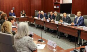 وزير الخارجية يشارك في جلسة حوارية بمركز الدراسات الاستراتيجية والدولية 