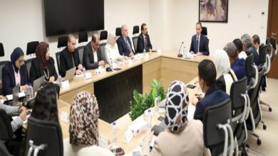 نائب وزير الصحة يبحث تطوير منظومة المخازن الاستراتيجية والتموين الطبي 