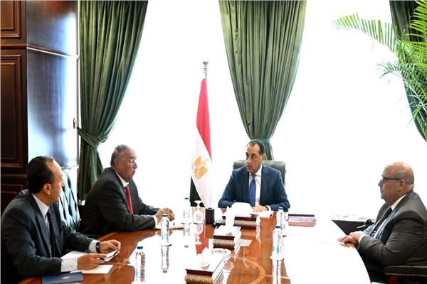 رئيس الوزراء يناقش مقترحات تعديل قانون المجلس القومي لحقوق الإنسان 