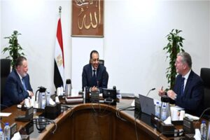 مدبولي يتابع جهود توفير المنتجات البترولية وموقف سداد مستحقات الشركاء الأجانب 