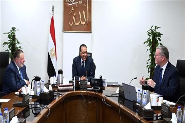 مدبولي يتابع جهود توفير المنتجات البترولية وموقف سداد مستحقات الشركاء الأجانب 