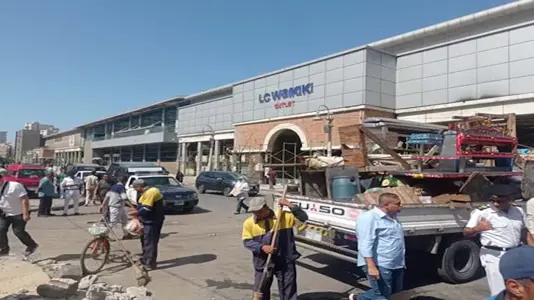 بعد جولة المحافظ.. تشميع 61 محلًا جوار محطة قطار سيدي جابر بالإسكندرية 