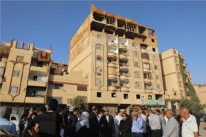 محافظ القاهرة يشرف على أعمال إزالة 3 مخالفات بناء بمدينة الأمل  
