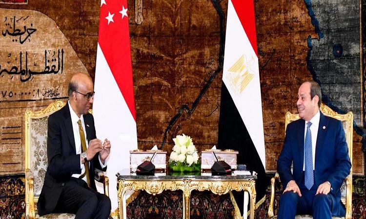 الرئيس السيسي يستعرض مع نظيره السنغافوري جهود مصر لوقف إطلاق النار في غزة 
